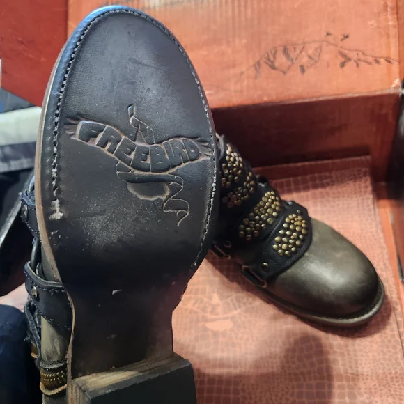 Freebird Grady - Picture 3 of 3